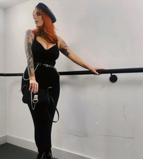 Hollie Rutter xxx star photo