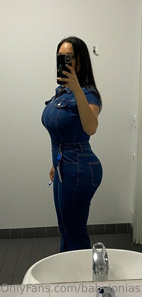 babylonias naked model galleries