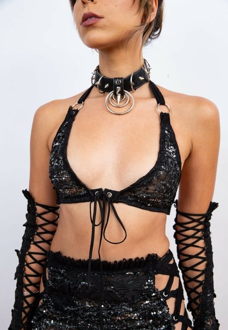 mj noble model adult pictures