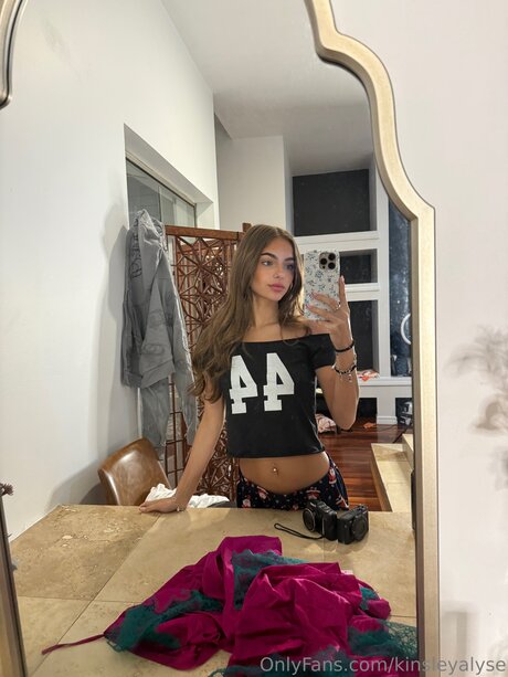 kinsleyalyse pornstar xxx pic