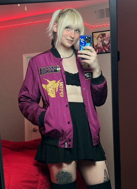 RoseWaltzEX adult model pics