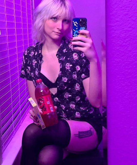 RoseWaltzEX star nude img