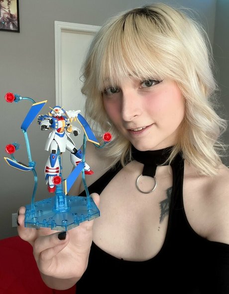 RoseWaltzEX model high quality pics