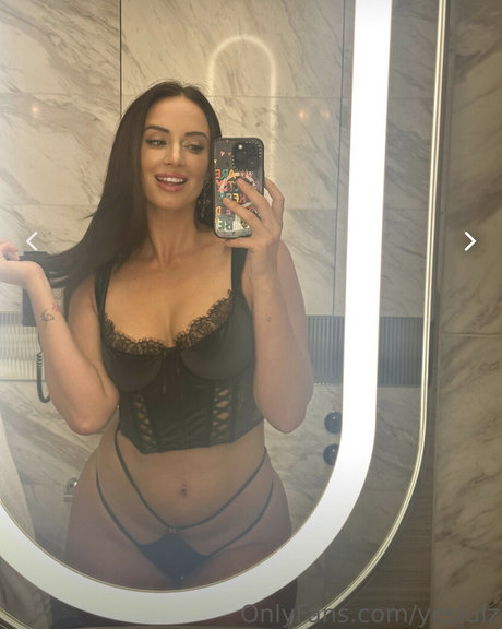 Yesjulz star sex photo
