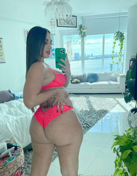 Yesjulz exclusive model images