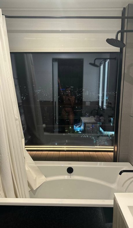 curvy shemale onlyfans beautiful nude photo