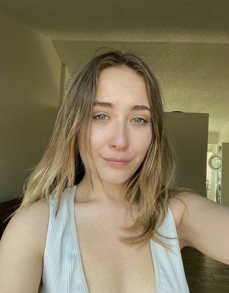 Skylar Sapphyre pretty actress pics