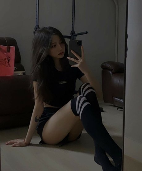 chicks with dicks onlyfans free sexy photo