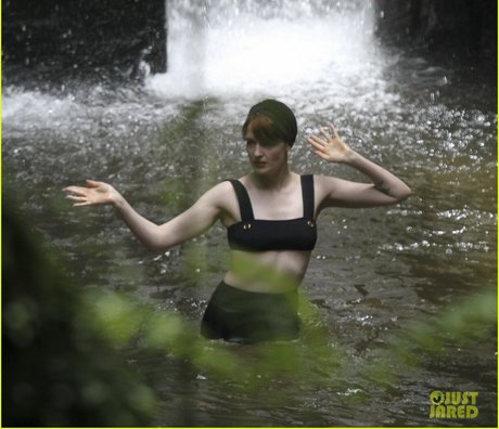 Florence Welch model exclusive galleries