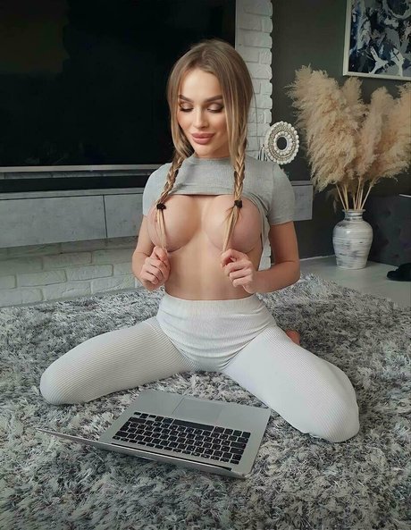 aishi moon model sex galleries