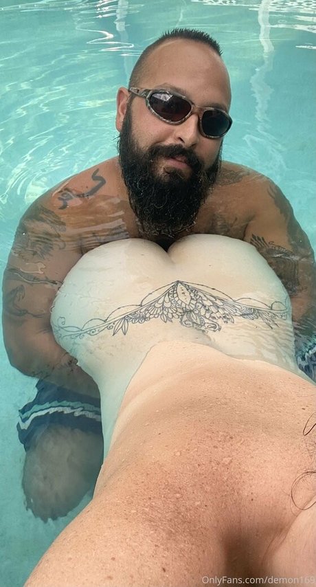 demon169 model perfect image