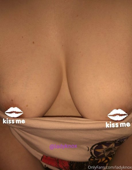 ladyknox star naked pic