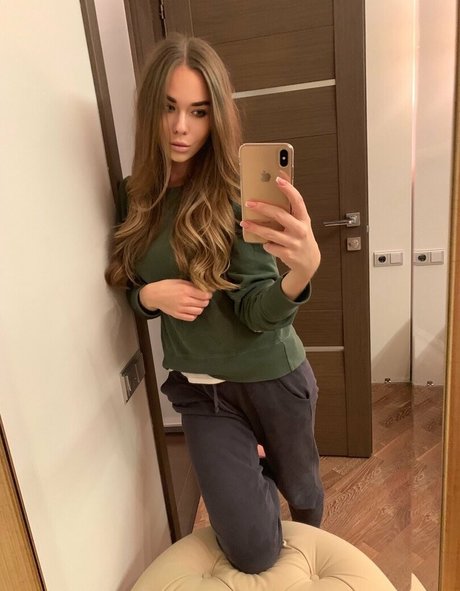 celebrity male onlyfans beautiful nude img