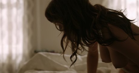 Lake Bell star porn pics