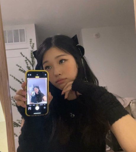 chatting onlyfans erotic images