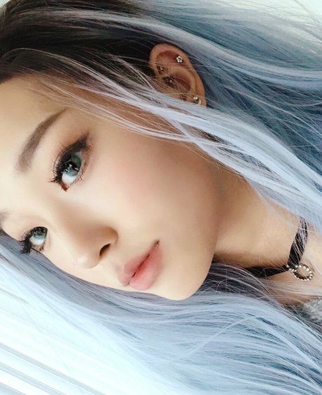 Kang Hee Yoon sexy actress pictures