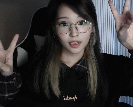 Kang Hee Yoon naked star img