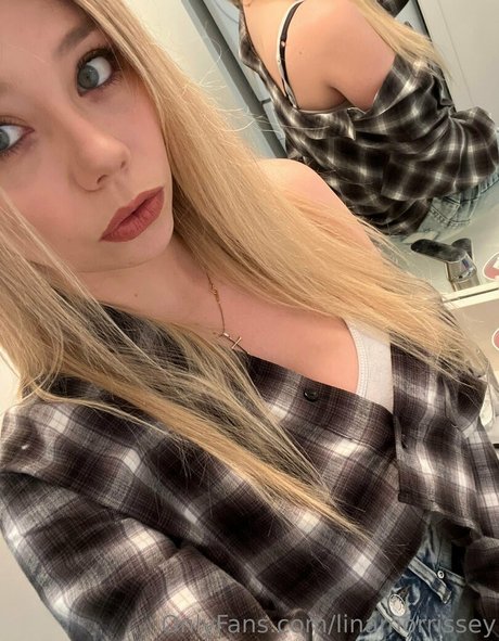 dripping wet pussy onlyfans free naked picture