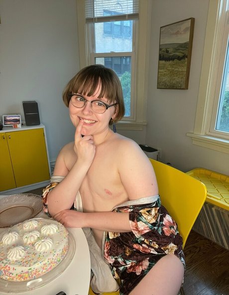 gendersmash nude star image