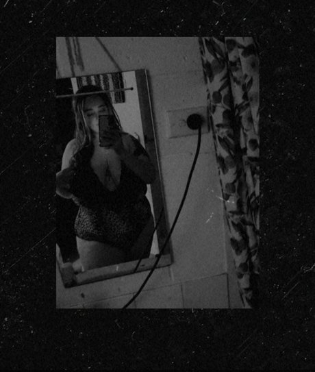 yazminrose12 pornstar top images