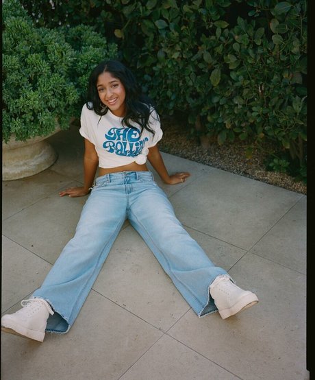 Maitreyi Ramakrishnan sexy pornstar photo