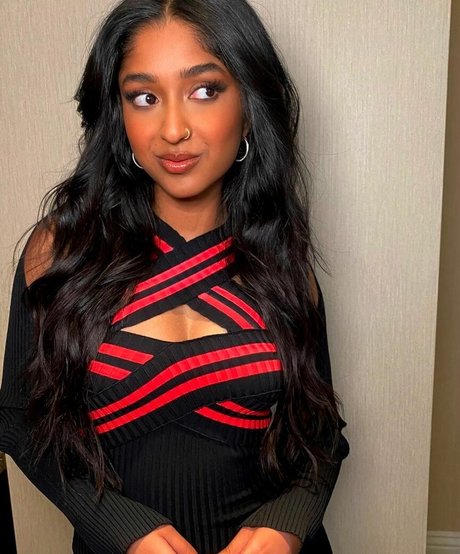 Maitreyi Ramakrishnan pornstar beautiful photos