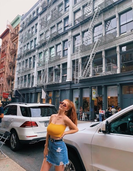 pink hair onlyfans beautiful pics