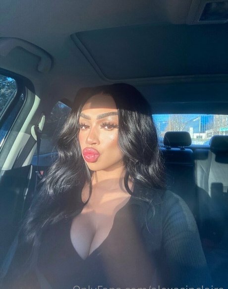 alexasinclaire art model pic