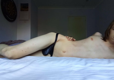 tomaaa model pornographic photos