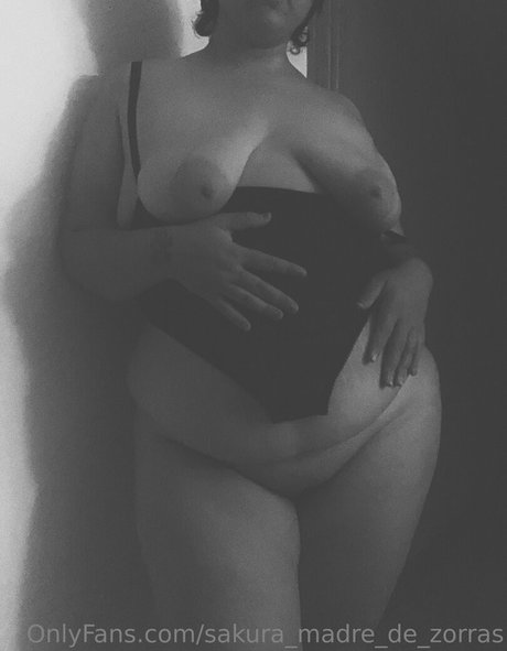 sa ku ra official model nude pic