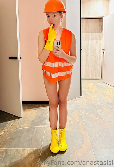 Anastasisi hot star picture