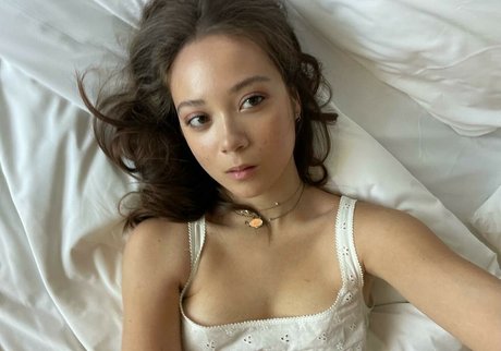 Laufey Lin pornstar top pics