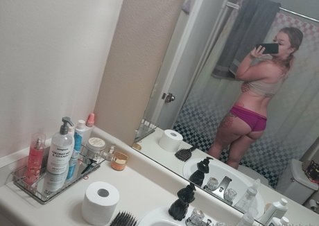 shortlittlebaby model sexy images