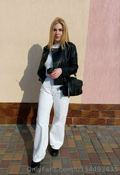 dragonb0rn free model pictures