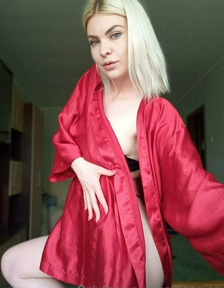 dragonb0rn hot model photo