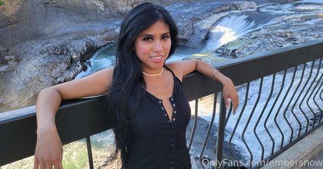 Embersnow model pretty pic