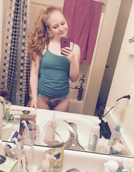 ivypearl42069 model erotic photos