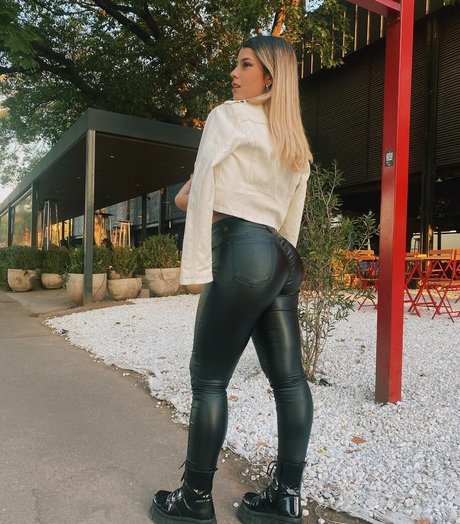 twinks onlyfans erotic images