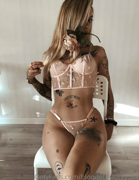 blondebeautyyulia star exclusive picture