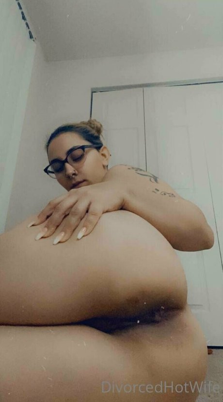 divorcedhotwife pornstar exclusive image