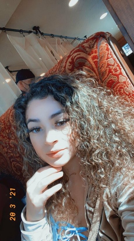 elonababyy model art picture