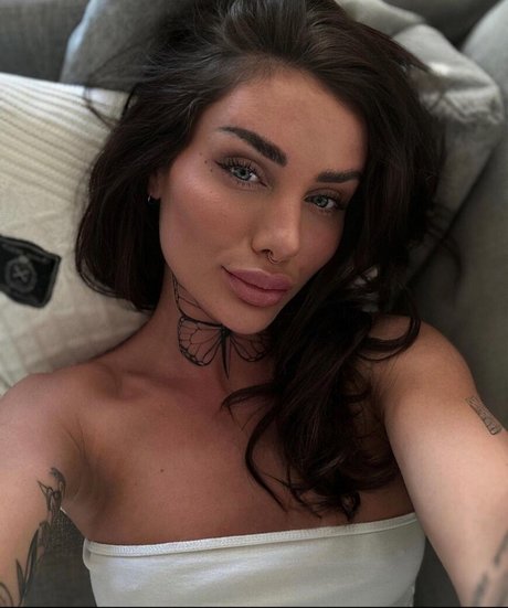 Alicelovestrawberries naked pornstar photos