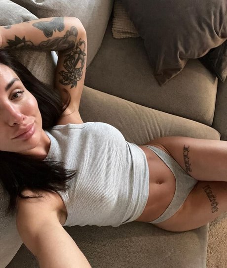 Alicelovestrawberries pretty pornstar archive