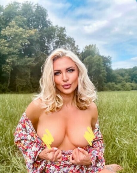 gloryhole wife onlyfans free sex image