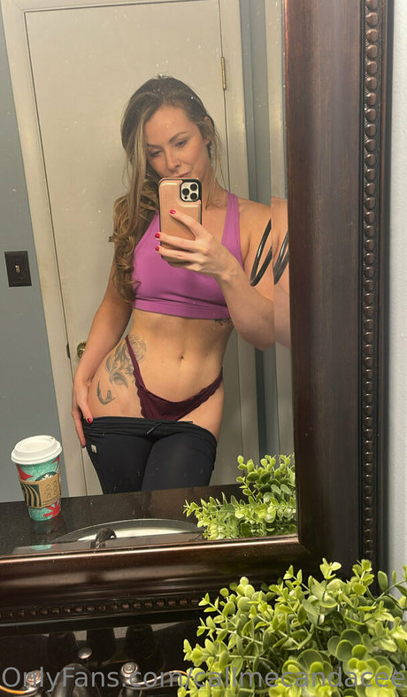 tattooed onlyfans nude picture