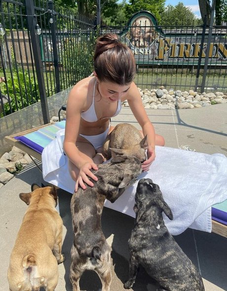 Ava Rose Beaune star hd pic