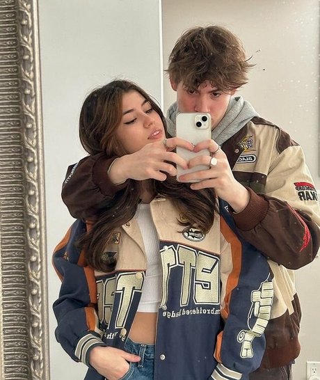 Ava Rose Beaune hot star pic