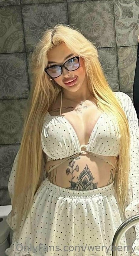 weryberry top actress picture