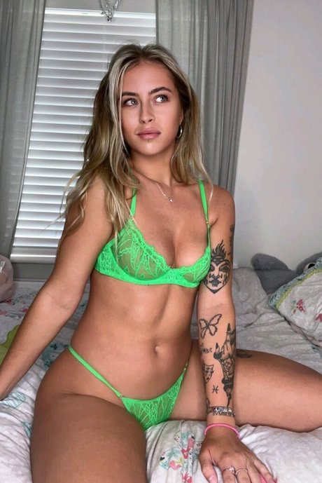 Chantelle Warnock sex star photo