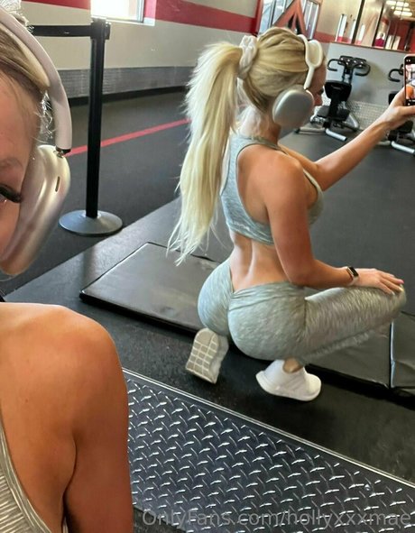 hollyxxxmae top pornstar images